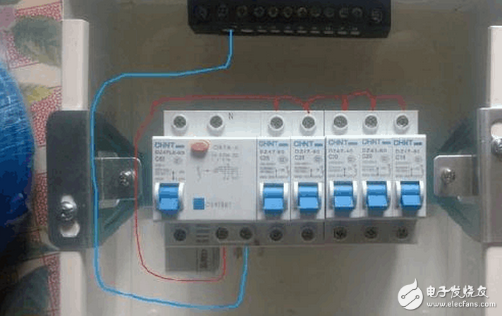 配電箱系統圖識圖解_實用家用配電箱接線實物圖分享