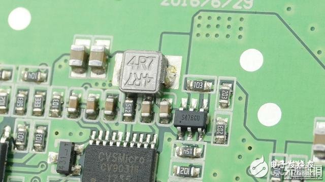 ROFI諾菲10W無線充電器拆解